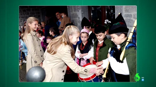 La mirada de una niña asturiana a Leonor que está revolucionando las redes sociales La mirada de una niña asturiana a Leonor que está revolucionando las redes sociales