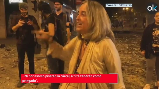 Una vecina abronca a los CDR en Barcelona Una vecina abronca a los CDR en Barcelona