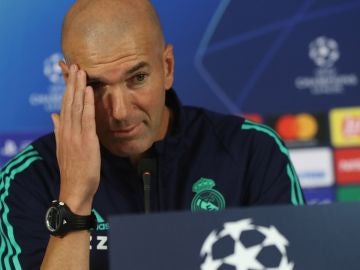 Zidane, en la rueda de prensa en Estambul previa al partido ante el Galatasaray. Zidane, en la rueda de prensa en Estambul previa al partido ante el Galatasaray.