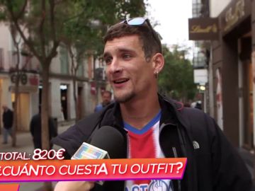 Un joven, con la camiseta del Sporting Un joven, con la camiseta del Sporting