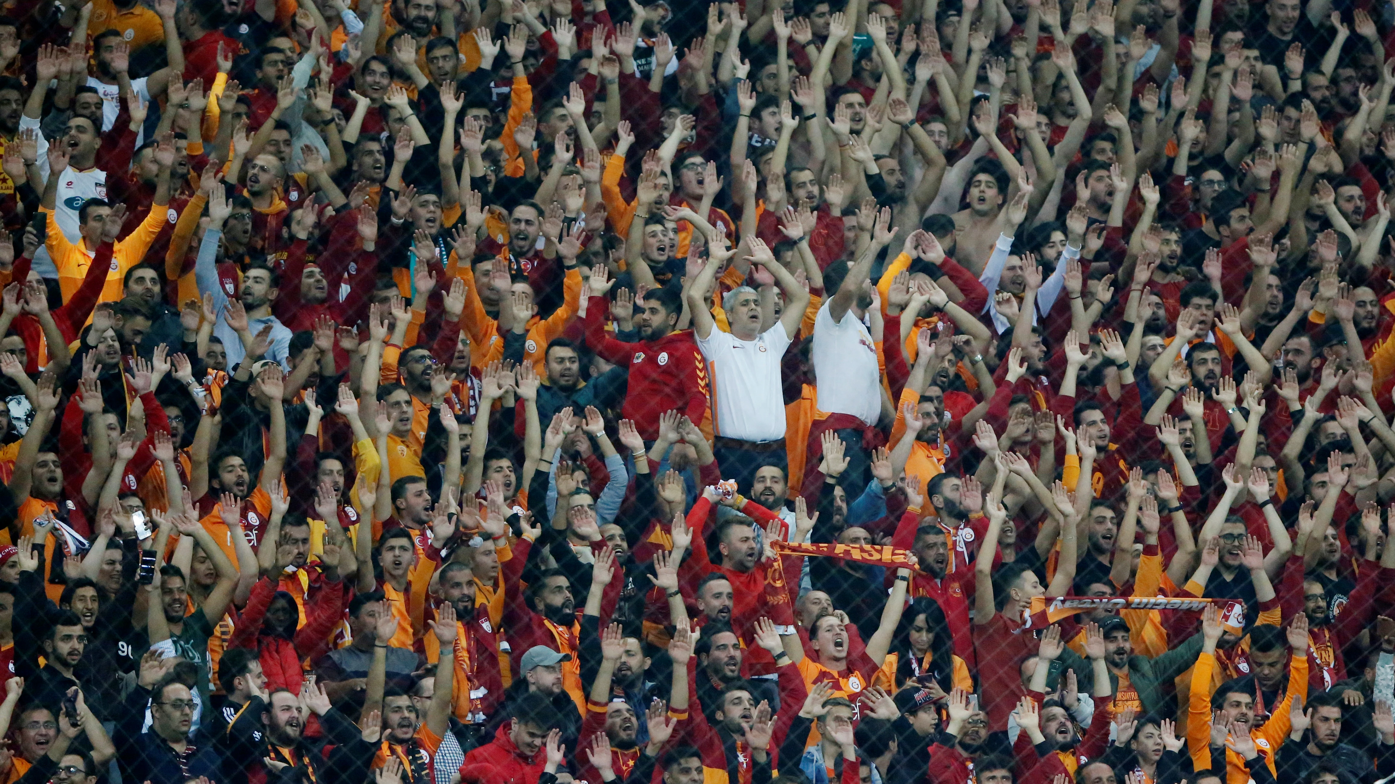 Afición del Galatasaray en el Ali Sami Yen de Estambul