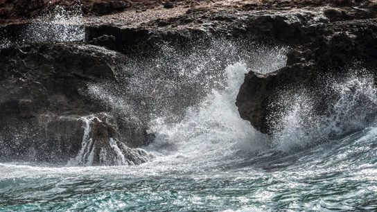 El oleaje rompe con fuerza este martes en Pollença (Mallorca), día en el que el paso de la DANA ha dejado tres heridos en Ibiza El oleaje rompe con fuerza este martes en Pollença (Mallorca), día en el que el paso de la DANA ha dejado tres heridos en Ibiza