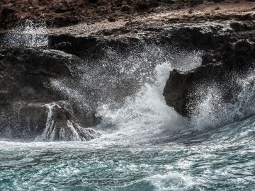 El oleaje rompe con fuerza este martes en Pollença (Mallorca), día en el que el paso de la DANA ha dejado tres heridos en Ibiza El oleaje rompe con fuerza este martes en Pollença (Mallorca), día en el que el paso de la DANA ha dejado tres heridos en Ibiza