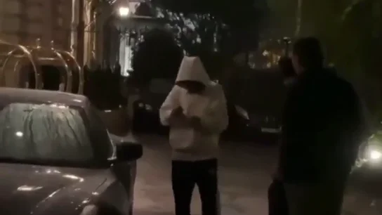 Neymar se queda tirado por su Ferrari en París Neymar se queda tirado por su Ferrari en París