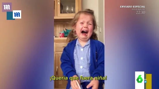 Un niña llora al saber que tendrá un hermano Un niña llora al saber que tendrá un hermano