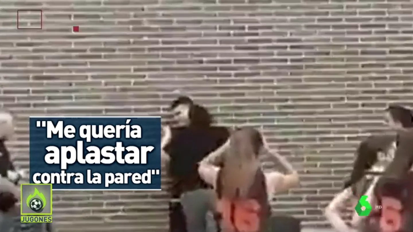 Habla el árbitro que fue amenazado por la mujer de un entrenador: "Me dijo que me iba a hacer una pegatina" Habla el árbitro que fue amenazado por la mujer de un entrenador: "Me dijo que me iba a hacer una pegatina"