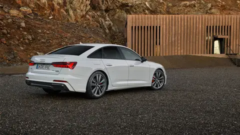 Audi A6 55 TFSI-e quattro Audi A6 55 TFSI-e quattro