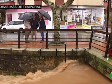 Carreteras cortadas, alcantarillas desbordadas y problemas ferroviarios: los efectos del temporal en el norte peninsular Carreteras cortadas, alcantarillas desbordadas y problemas ferroviarios: los efectos del temporal en el norte peninsular