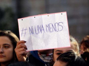 Concentración contra la violencia machista: 'Ni una menos' Concentración contra la violencia machista: 'Ni una menos'