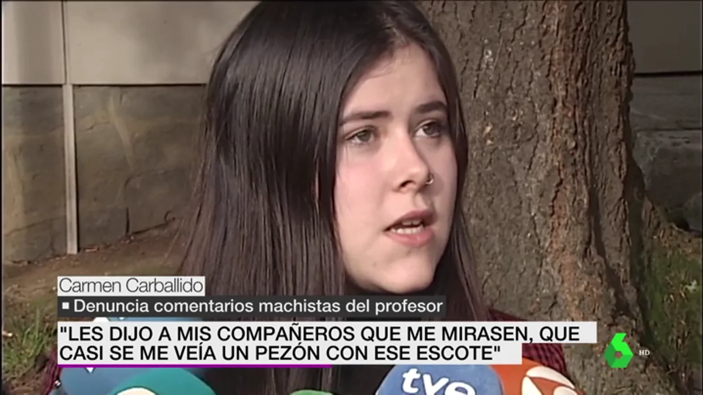 La alumna que denunció al profesor de Santiago: "No puedes estar aquí con ese escote" La alumna que denunció al profesor de Santiago: "No puedes estar aquí con ese escote"