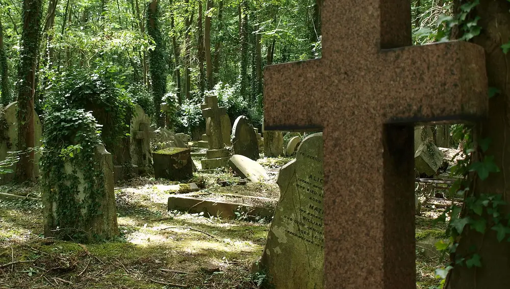 Tumbas en el cementerio Highgate
