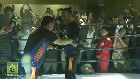 Lewis Hamilton, ¿rumbo al boxeo? El pentacampeón se prueba en el ring con una leyenda Lewis Hamilton, ¿rumbo al boxeo? El pentacampeón se prueba en el ring con una leyenda