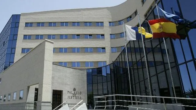 Fachada de la Audiencia Provincial de Santa Cruz de Tenerife.