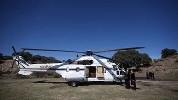 El helicóptero que porta el féretro de Franco aterriza en El Pardo