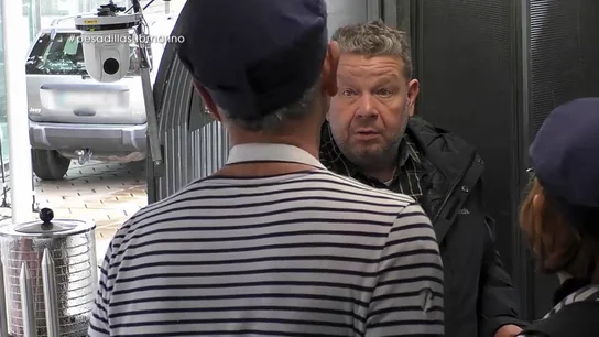 La justificación de Manuel sobre el suelo encharcado del 'food truck' que deja sin palabras a Chicote: "Es un submarino" La justificación de Manuel sobre el suelo encharcado del 'food truck' que deja sin palabras a Chicote: "Es un submarino"