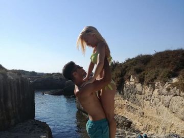 El joven y su novia en una fotografía de redes sociales El joven y su novia en una fotografía de redes sociales