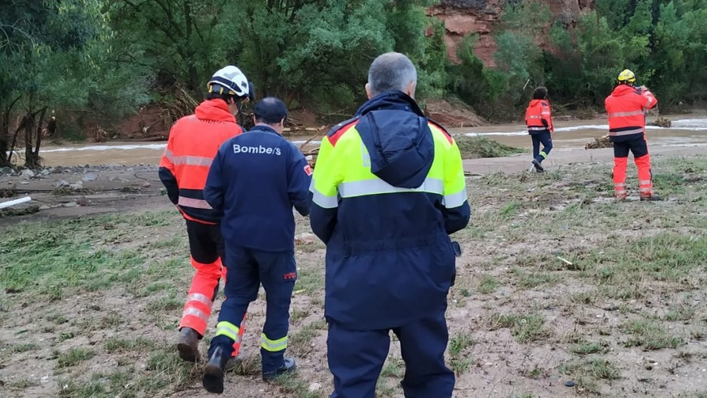 Los Bomberos reanudan el operativo de búsqueda Los Bomberos reanudan el operativo de búsqueda