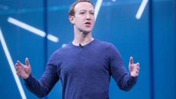 Mark Zuckerberg F8 2018 Keynote_643x397