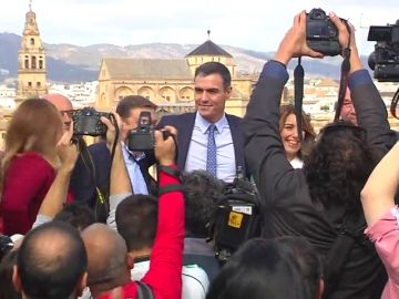 Sánchez ratifica que traerá a Puigdemont a España: "¿La Fiscalía de quién depende? Pues ya está" Sánchez ratifica que traerá a Puigdemont a España: "¿La Fiscalía de quién depende? Pues ya está"