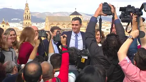 Sánchez ratifica que traerá a Puigdemont a España: "¿La Fiscalía de quién depende? Pues ya está" Sánchez ratifica que traerá a Puigdemont a España: "¿La Fiscalía de quién depende? Pues ya está"