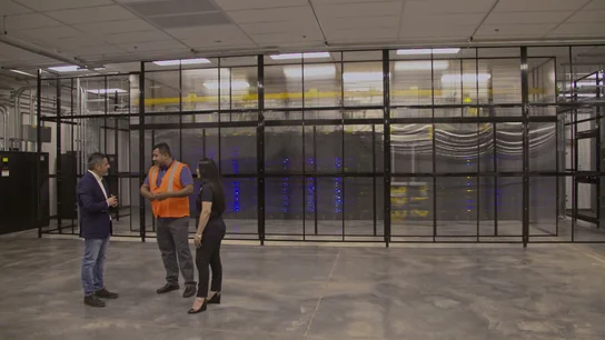 'La nube' existe, y está en EEUU: así es el interior del edificio en el que se almacenan muchos de los datos que circulan en Internet 'La nube' existe, y está en EEUU: así es el interior del edificio en el que se almacenan muchos de los datos que circulan en Internet