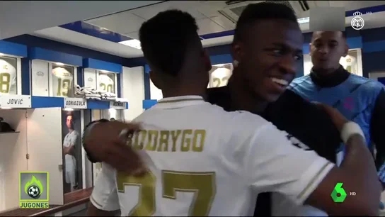 Pedrerol: "Bien por ese abrazo de Vinícius a Rodrygo; los dos tienen la ilusión de triunfar en el Real Madrid" Pedrerol: "Bien por ese abrazo de Vinícius a Rodrygo; los dos tienen la ilusión de triunfar en el Real Madrid"