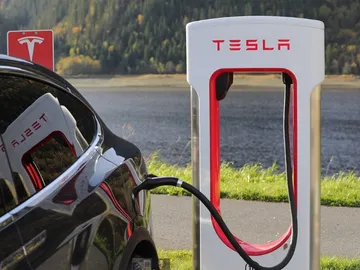 Tesla Tesla