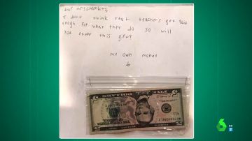 La tierna carta en la que un niño de nueve años da su dinero de cumpleaños a su profesora: "No estáis bien pagados"