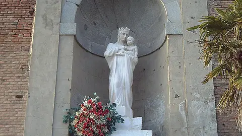 Virgen de la Almudena Virgen de la Almudena
