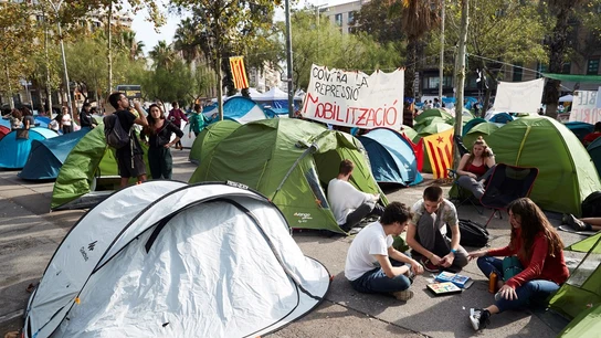 Imagen de archivo de la acampada en plaza Universidad de Barcelona Imagen de archivo de la acampada en plaza Universidad de Barcelona