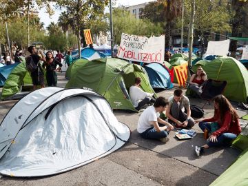 Imagen de archivo de la acampada en plaza Universidad de Barcelona Imagen de archivo de la acampada en plaza Universidad de Barcelona