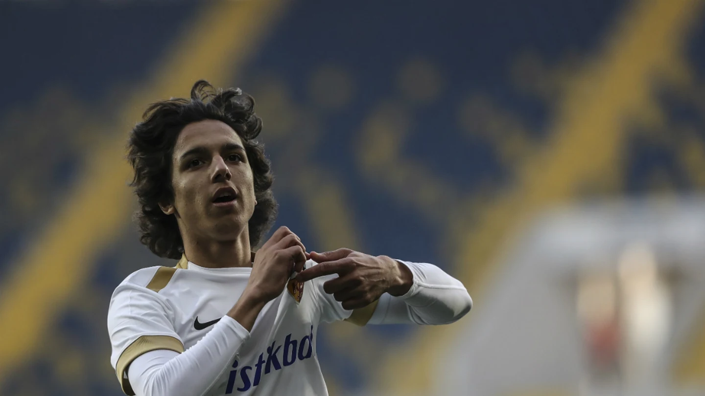 Emre Demir, de 15 años, celebra un gol Emre Demir, de 15 años, celebra un gol