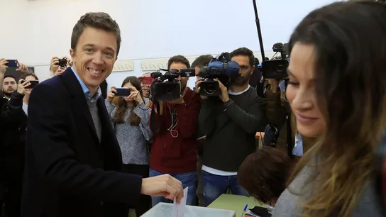 Íñigo Errejón votando Íñigo Errejón votando