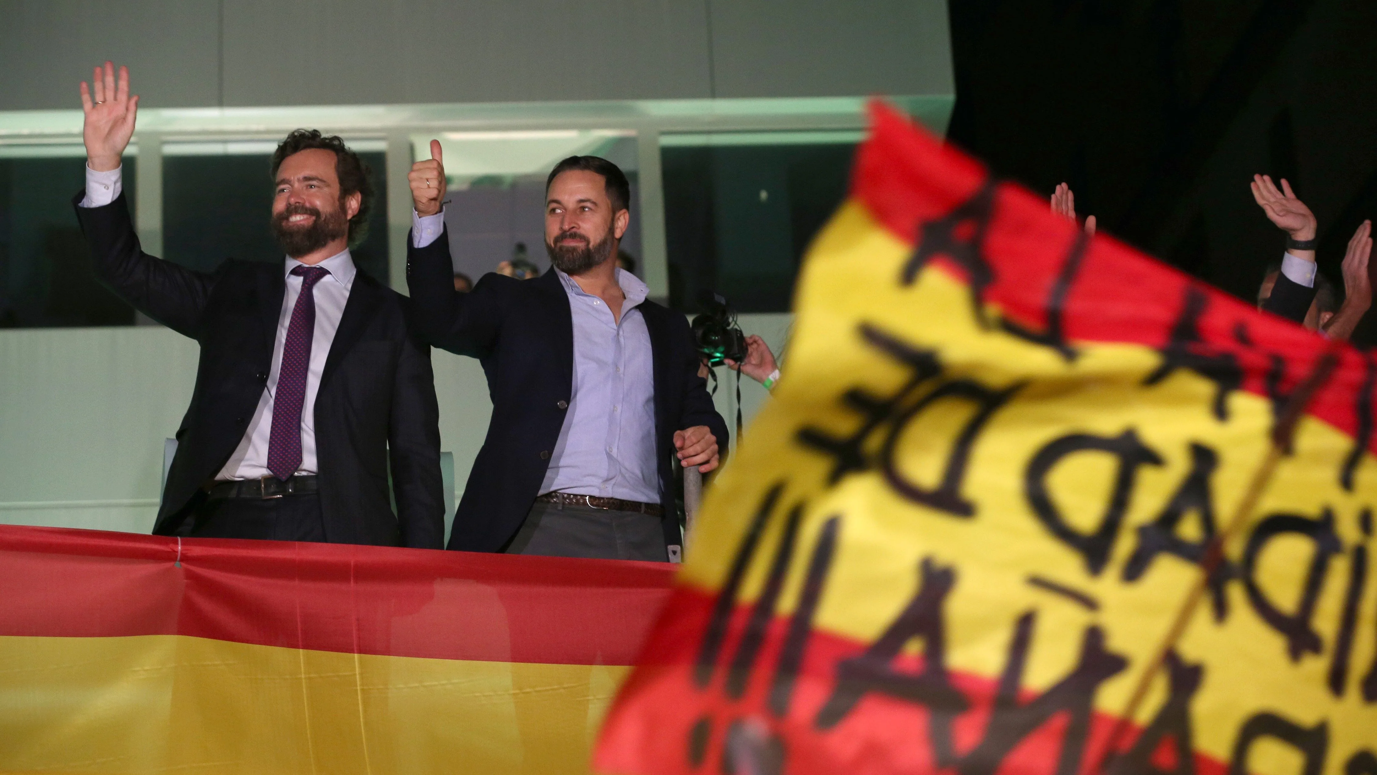 Santiago Abascal junto a Iván Espinosa de los Monteros el 10N