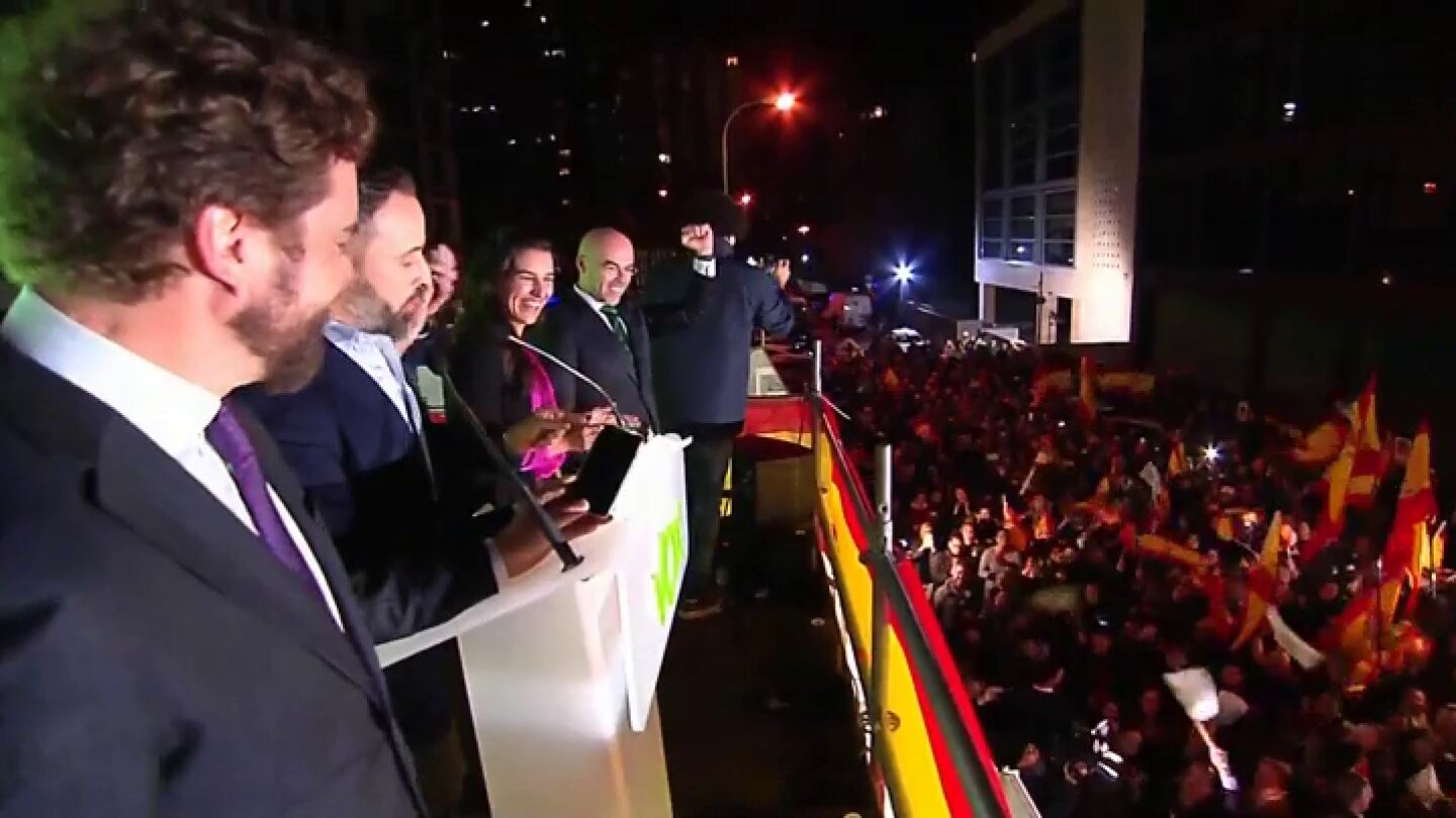 Euforia de los votantes de Vox con el discurso de Abascal el 10N