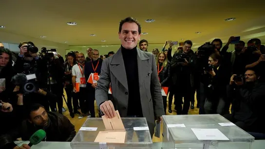Vota el líder de Ciudadanos, Albert Rivera. Vota el líder de Ciudadanos, Albert Rivera.