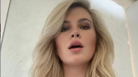 Ireland, la hija de Kim Basinger y Alec Baldwin