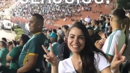 Fotografía en Instagram de la hincha de Corinthians en la tribuna del Palmeiras Fotografía en Instagram de la hincha de Corinthians en la tribuna del Palmeiras