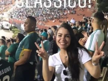 Fotografía en Instagram de la hincha de Corinthians en la tribuna del Palmeiras Fotografía en Instagram de la hincha de Corinthians en la tribuna del Palmeiras
