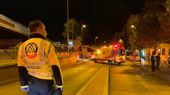 Un sanitario de Emergencias en la zona de los hechos Un sanitario de Emergencias en la zona de los hechos