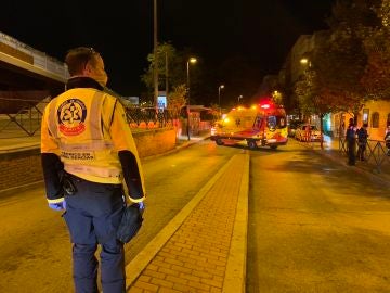 Un sanitario de Emergencias en la zona de los hechos Un sanitario de Emergencias en la zona de los hechos