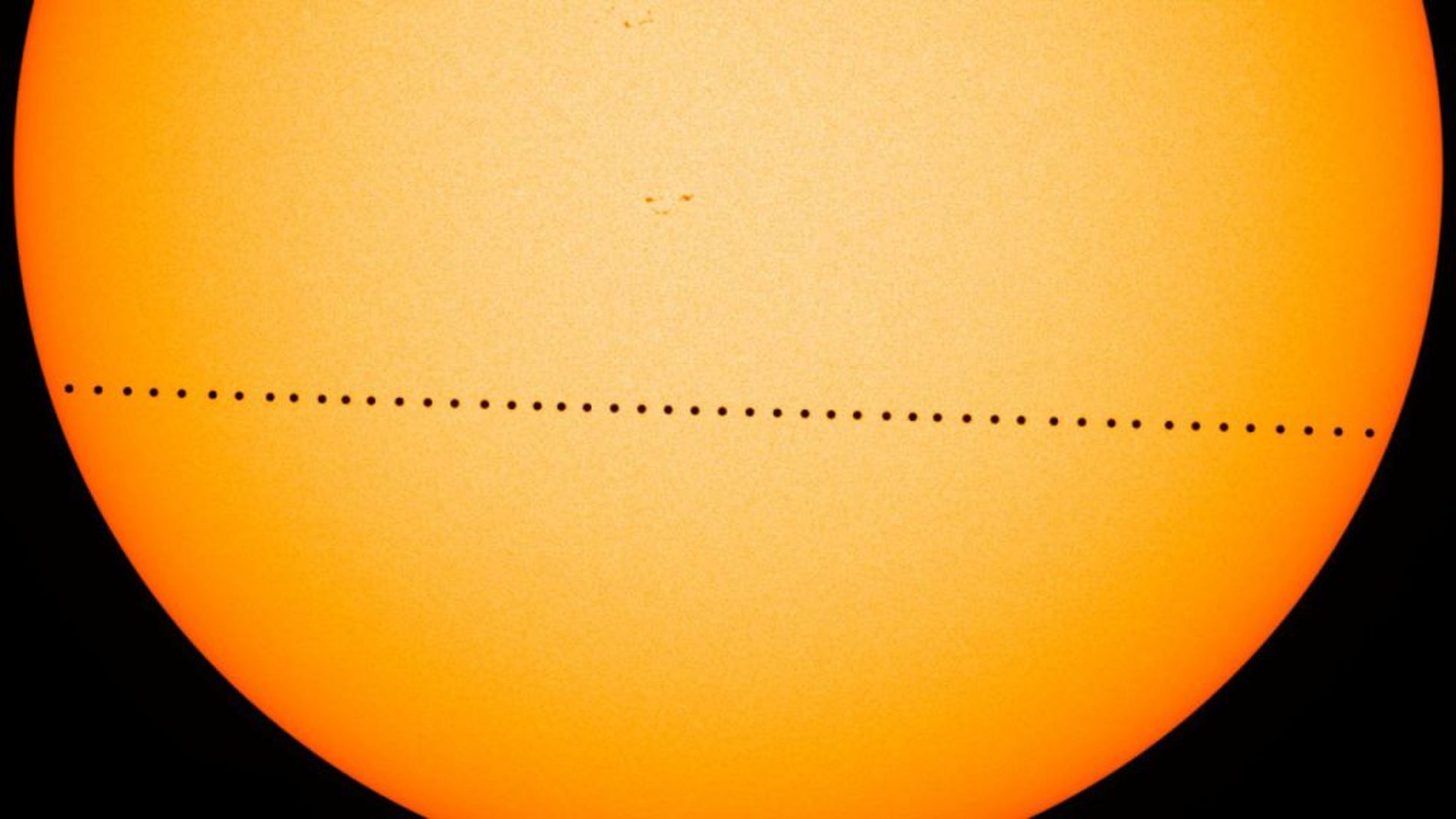 Mercurio se pasea por delante del Sol