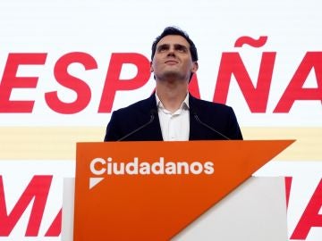 Albert Rivera tras la debacle electoral de Cs el 10N Albert Rivera tras la debacle electoral de Cs el 10N