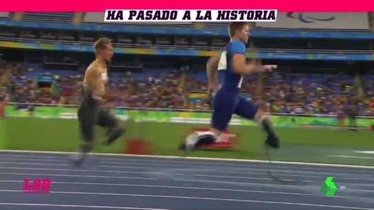 La increíble carrera de 100 metros del atleta que sin piernas y con dos prótesis se quedó a un segundo de Usain Bolt La increíble carrera de 100 metros del atleta que sin piernas y con dos prótesis se quedó a un segundo de Usain Bolt