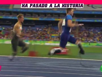La increíble carrera de 100 metros del atleta que sin piernas y con dos prótesis se quedó a un segundo de Usain Bolt La increíble carrera de 100 metros del atleta que sin piernas y con dos prótesis se quedó a un segundo de Usain Bolt