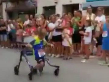 La fortaleza de un niño valenciano con parálisis emociona a Will Smith La fortaleza de un niño valenciano con parálisis emociona a Will Smith