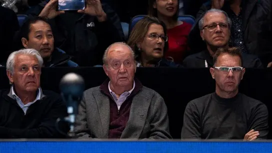 El rey Juan Carlos, con una herida en la cabeza El rey Juan Carlos, con una herida en la cabeza