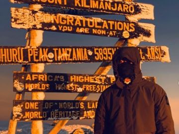 Muguruza hace cumbre en el Kilimanjaro Muguruza hace cumbre en el Kilimanjaro