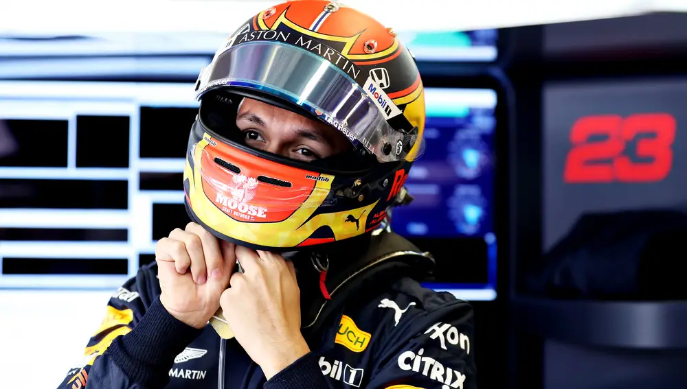 Alexander Albon seguirá como piloto de Red Bull