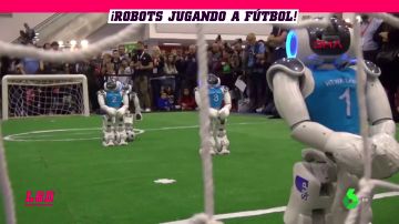 Llegan los robots futbolistas... y la realidad es que no pueden ser peores